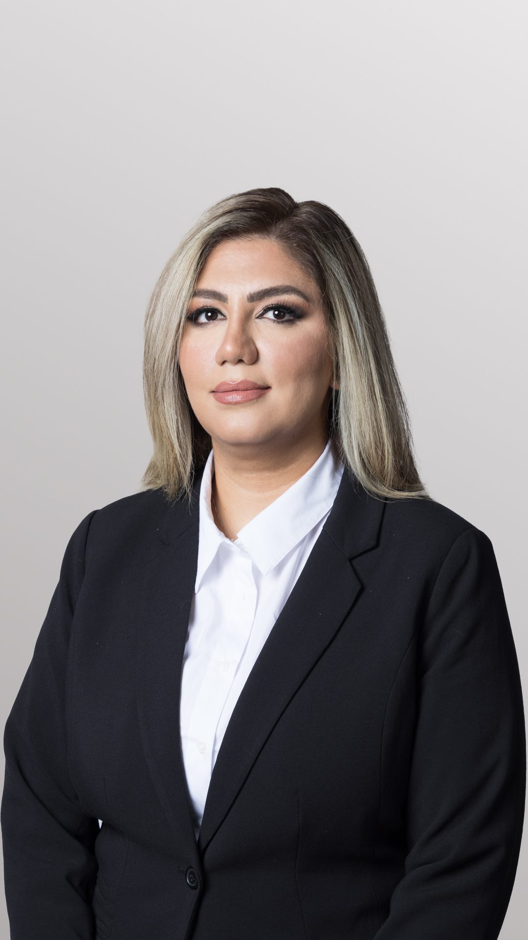 the picture of Parinaz Taheri CEO of Taheri immigration services on Canada